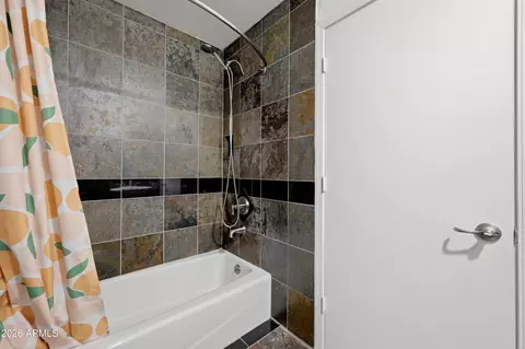 Bath - 2810 E Glenrosa Ave #16, Phoenix, AZ 85016 photo 3 of 3