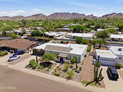 View/Area - 3529 E Cannon Dr, Phoenix, AZ 85028 photo 2 of 4