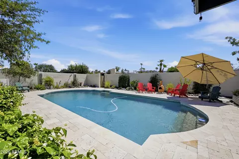 Exterior - 3529 E Cannon Dr, Phoenix, AZ 85028 photo 3 of 5