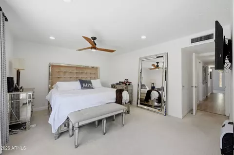 Bedroom - 3529 E Cannon Dr, Phoenix, AZ 85028 photo 1 of 3