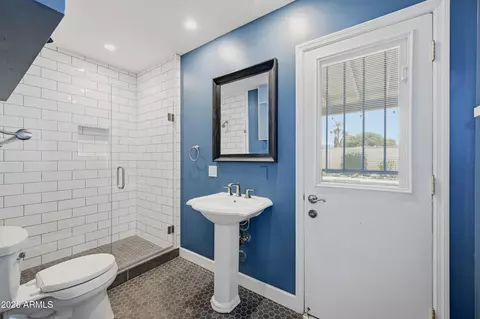 Bath - 3529 E Cannon Dr, Phoenix, AZ 85028 photo 5 of 5