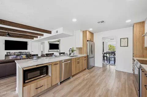 Kitchen - 3529 E Cannon Dr, Phoenix, AZ 85028 photo 2 of 4