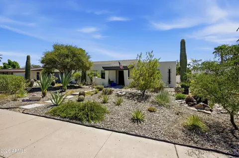 Exterior - 3529 E Cannon Dr, Phoenix, AZ 85028 photo 4 of 5