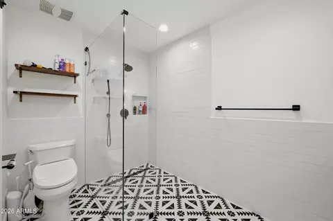 Bath - 3529 E Cannon Dr, Phoenix, AZ 85028 photo 1 of 5