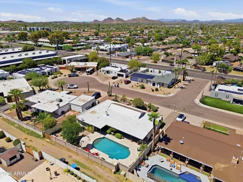 View/Area - 3529 E Cannon Dr, Phoenix, AZ 85028 photo 3 of 4
