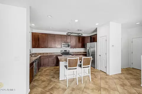 Kitchen - 92 E Palomino Dr, Gilbert, AZ 85296 photo 1 of 4