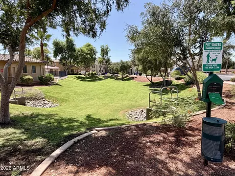 Exterior - 92 E Palomino Dr, Gilbert, AZ 85296 photo 2 of 9