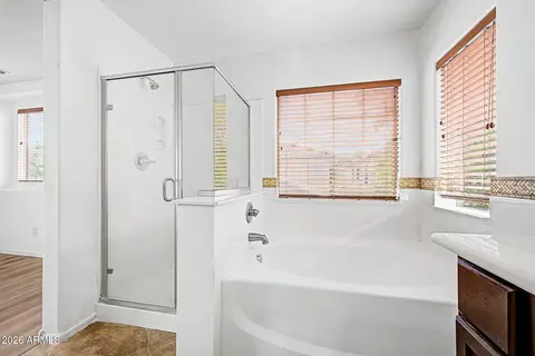 Bath - 92 E Palomino Dr, Gilbert, AZ 85296 photo 3 of 5