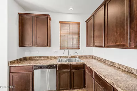 Kitchen - 92 E Palomino Dr, Gilbert, AZ 85296 photo 4 of 4