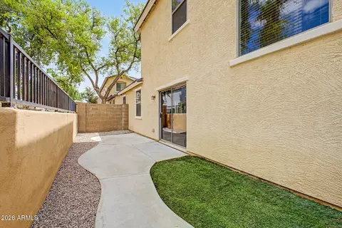 Exterior - 92 E Palomino Dr, Gilbert, AZ 85296 photo 7 of 9