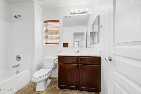 Bath - 92 E Palomino Dr, Gilbert, AZ 85296 photo 4 of 5