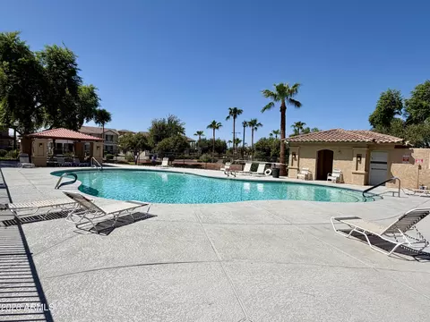 Exterior - 92 E Palomino Dr, Gilbert, AZ 85296 photo 3 of 9