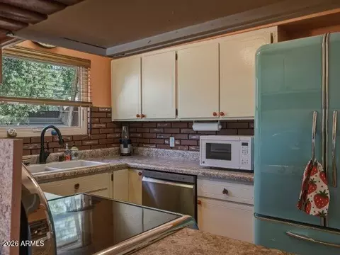 Kitchen - 8076 W Lufkin Dr, Pine, AZ 85544 photo 4 of 4