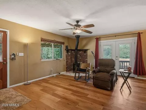 Living - 8076 W Lufkin Dr, Pine, AZ 85544 photo 2 of 3