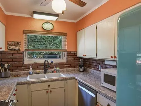 Kitchen - 8076 W Lufkin Dr, Pine, AZ 85544 photo 3 of 4