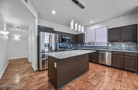 Kitchen - 3222 E Wickieup Ln, Phoenix, AZ 85050 photo 1 of 6