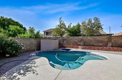 Exterior - 3222 E Wickieup Ln, Phoenix, AZ 85050 photo 4 of 6