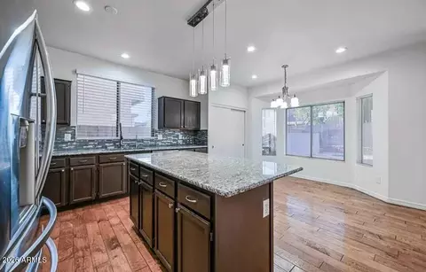 Kitchen - 3222 E Wickieup Ln, Phoenix, AZ 85050 photo 3 of 6