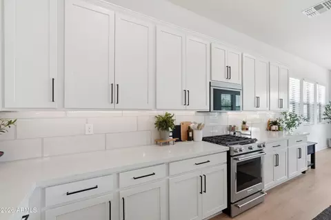 Kitchen - 11050 E Unity Ave, Mesa, AZ 85212 photo 4 of 4