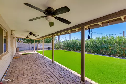 Exterior - 2801 E Mercer Ln, Phoenix, AZ 85028 photo 2 of 14