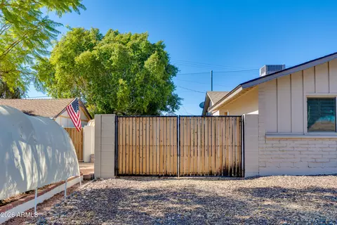 Exterior - 2801 E Mercer Ln, Phoenix, AZ 85028 photo 11 of 14