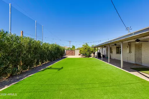 Exterior - 2801 E Mercer Ln, Phoenix, AZ 85028 photo 3 of 14