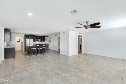 Living - 2801 E Mercer Ln, Phoenix, AZ 85028 photo 1 of 4