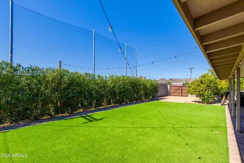 Exterior - 2801 E Mercer Ln, Phoenix, AZ 85028 photo 8 of 14