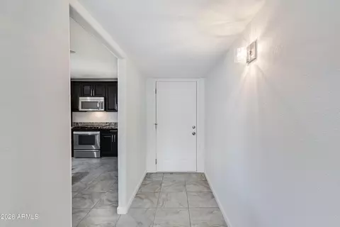 Entry Way - 2801 E Mercer Ln, Phoenix, AZ 85028 photo 1 of 1