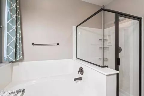 Bath - 2020 W Bajada Rd, Phoenix, AZ 85085 photo 2 of 5