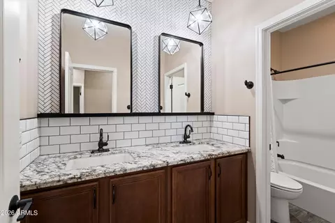Bath - 2020 W Bajada Rd, Phoenix, AZ 85085 photo 4 of 5