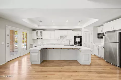 Kitchen - 10520 E Olla Ave, Mesa, AZ 85212 photo 1 of 2