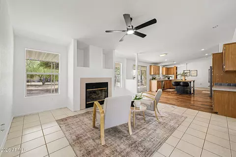 2705 W Mockingbird St, Apache Junction, AZ 85120 photo 4