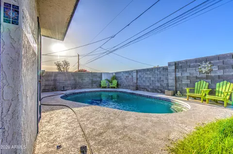 Exterior - 1340 E Townley Ave, Phoenix, AZ 85020 photo 7 of 9