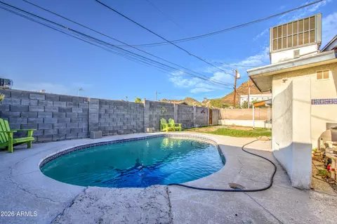 Exterior - 1340 E Townley Ave, Phoenix, AZ 85020 photo 8 of 9