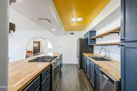 Kitchen - 1340 E Townley Ave, Phoenix, AZ 85020 photo 1 of 8