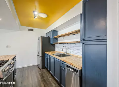 Kitchen - 1340 E Townley Ave, Phoenix, AZ 85020 photo 2 of 8