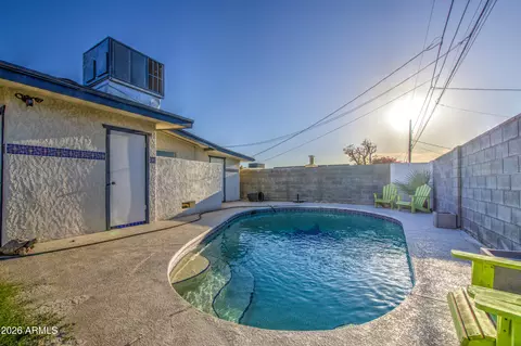 Exterior - 1340 E Townley Ave, Phoenix, AZ 85020 photo 6 of 9