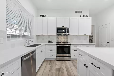 Kitchen - 2906 E Merrill Ave, Gilbert, AZ 85234 photo 3 of 4