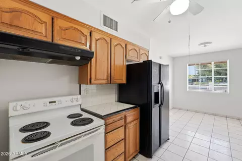 Kitchen - 2231 W Orangewood Ave, Phoenix, AZ 85021 photo 4 of 4