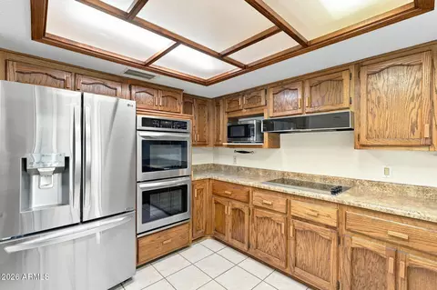 Kitchen - 5362 E Dolphin Ave, Mesa, AZ 85206 photo 2 of 4