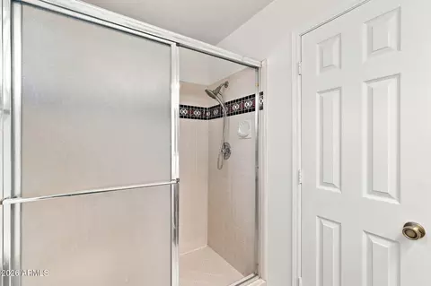 Bath - 5362 E Dolphin Ave, Mesa, AZ 85206 photo 2 of 3
