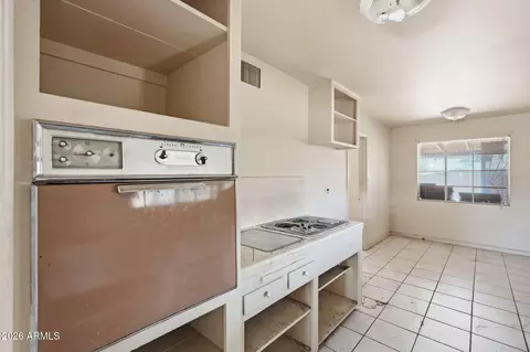 Kitchen - 2743 W Ocotillo Rd, Phoenix, AZ 85017 photo 1 of 5