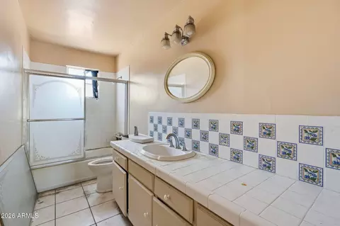 Bath - 2743 W Ocotillo Rd, Phoenix, AZ 85017 photo 2 of 2