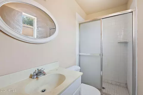 Bath - 2743 W Ocotillo Rd, Phoenix, AZ 85017 photo 1 of 2