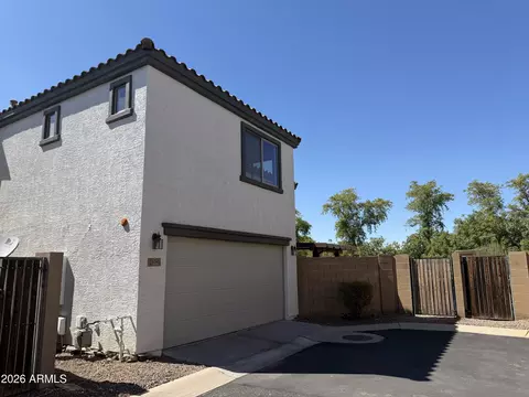 Exterior - 2856 E Megan St, Gilbert, AZ 85295 photo 5 of 9