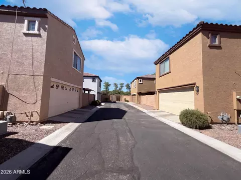 Exterior - 2856 E Megan St, Gilbert, AZ 85295 photo 4 of 9