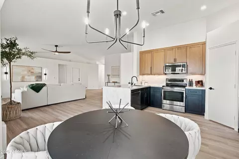 Dining - 8123 E Des Moines St, Mesa, AZ 85207 photo 3 of 4