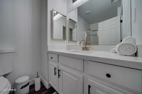 Bath - 477 W Baseline Spur, Globe, AZ 85501 photo 1 of 2