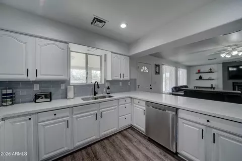 Kitchen - 477 W Baseline Spur, Globe, AZ 85501 photo 2 of 4